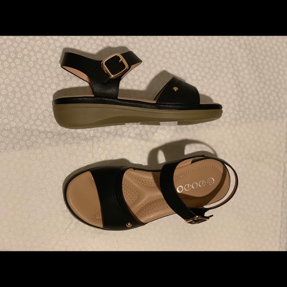 Cushion Black Ankle Strap Sandals - Picture 4 of 4